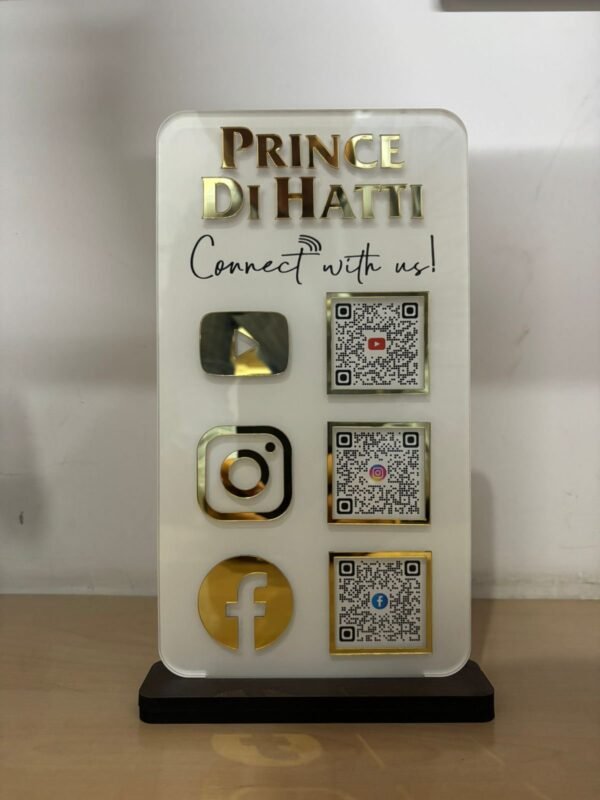 Gold Standees - Image 9